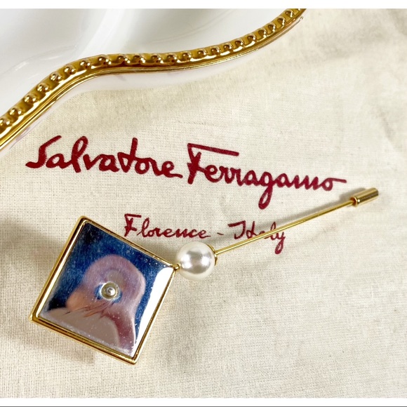 Salvatore Ferragamo Gold & Pearl Pin - Picture 4 of 7